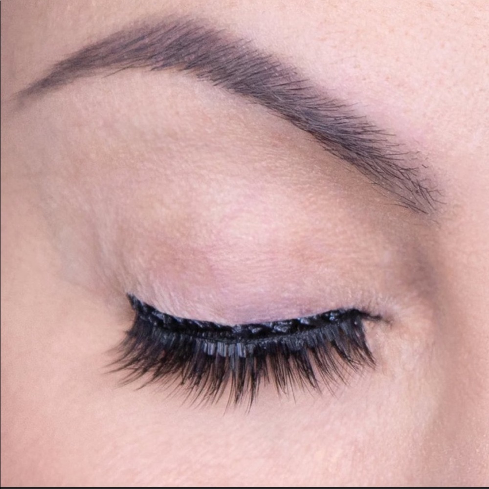 🎁NEW Tori Belle Magnetude Magnetic Lashes & Eyeliner. - Picture 4 of 16
